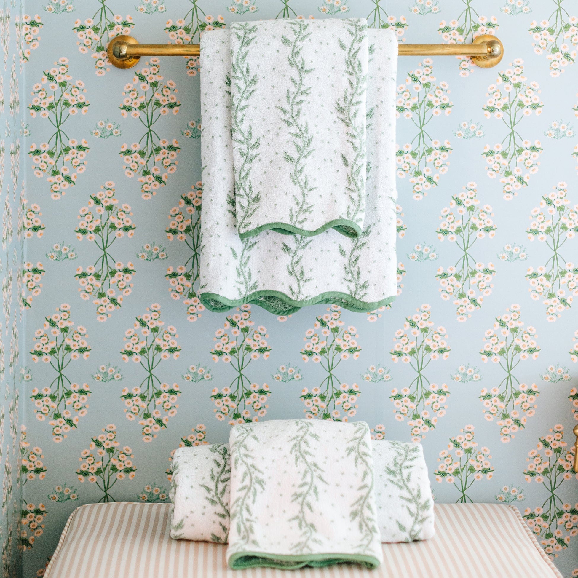 Patterned Scallop Hand Towels (pair) 42 Patterned Scallop Bath Towel