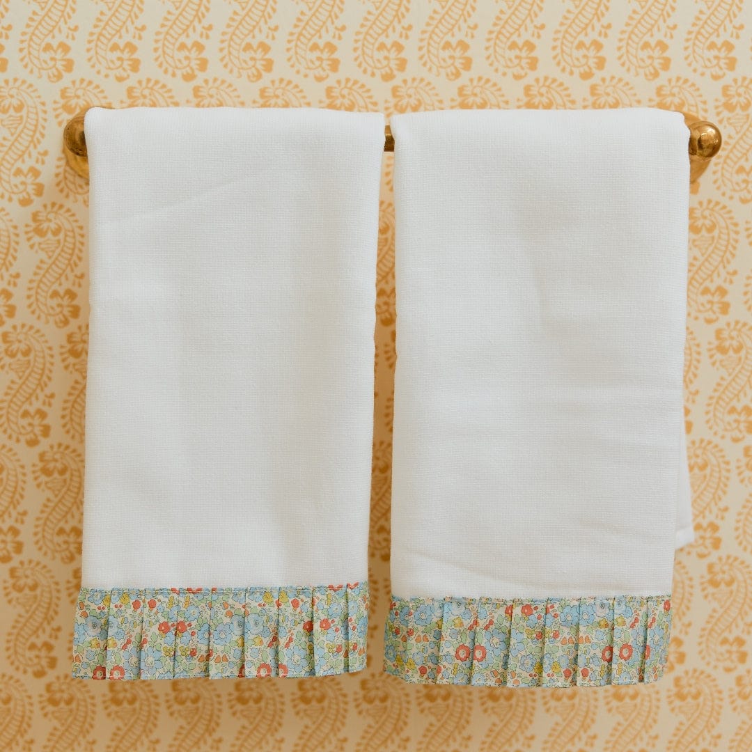 Powder Bath Towels pleated with Liberty London (pair) 4 Powder Bath Towels pleated with Liberty London (pair)