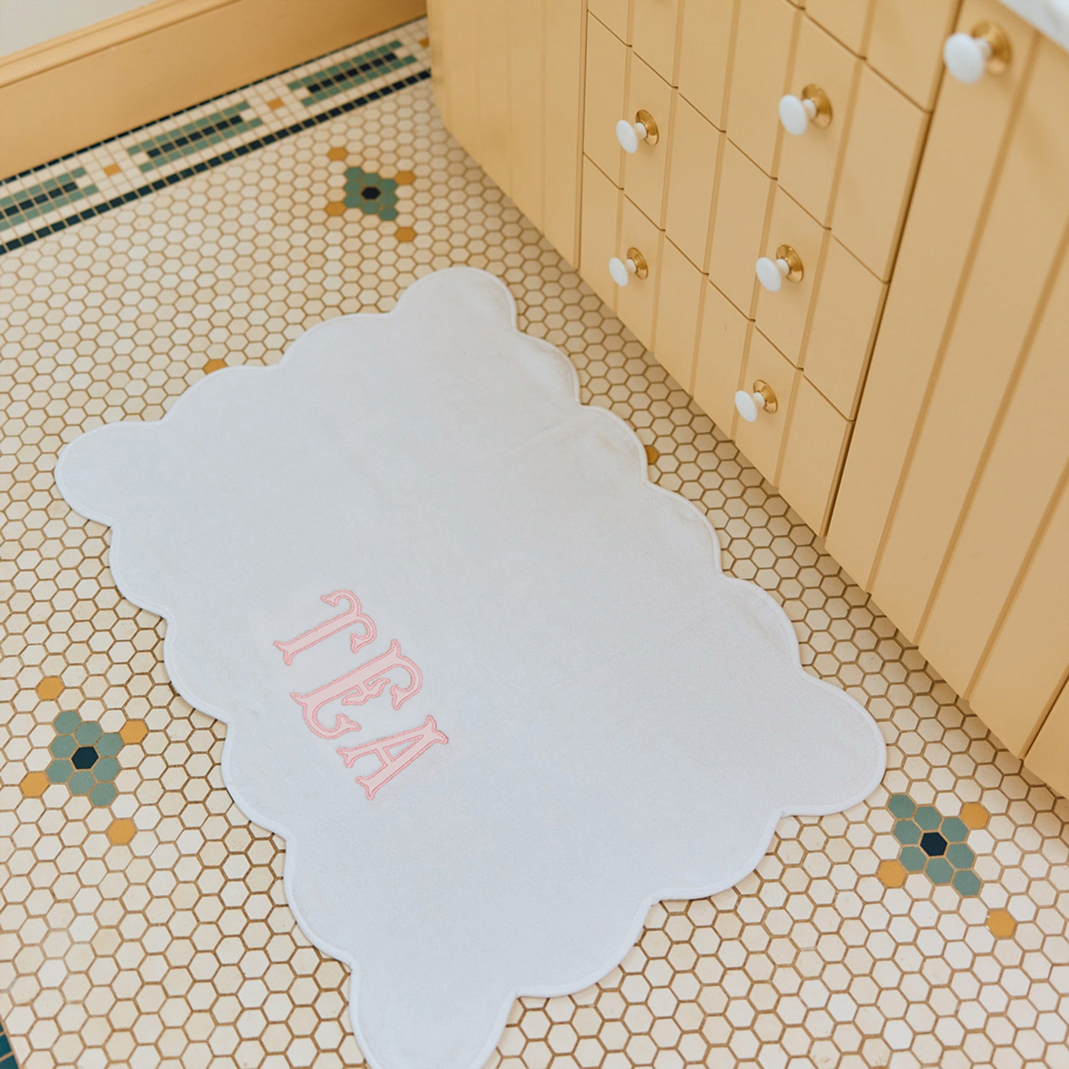 Scallop Bathroom Bundle (11 pieces) 13 Scallop Bath Mat Bundle