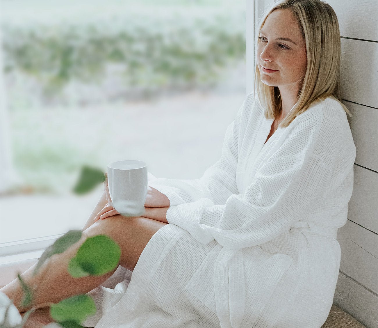 Cariloha Bamboo Sheet Set and Robe Bundle