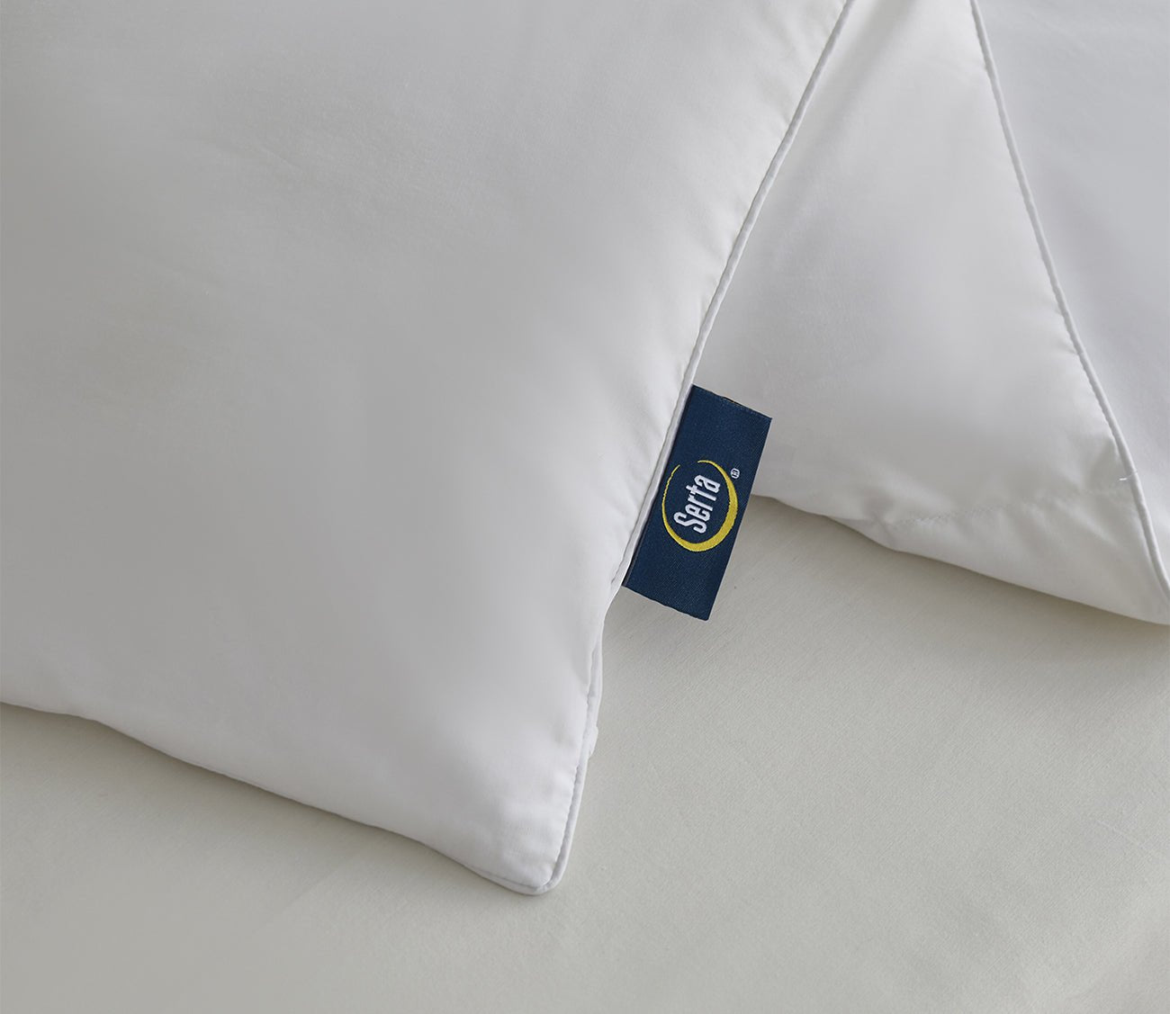 Serta All Season Polyester and Cotton Blend Goose Down Fiber Comforter 5 Serta All Season Polyester and Cotton Blend Goose Down Fiber Comforter