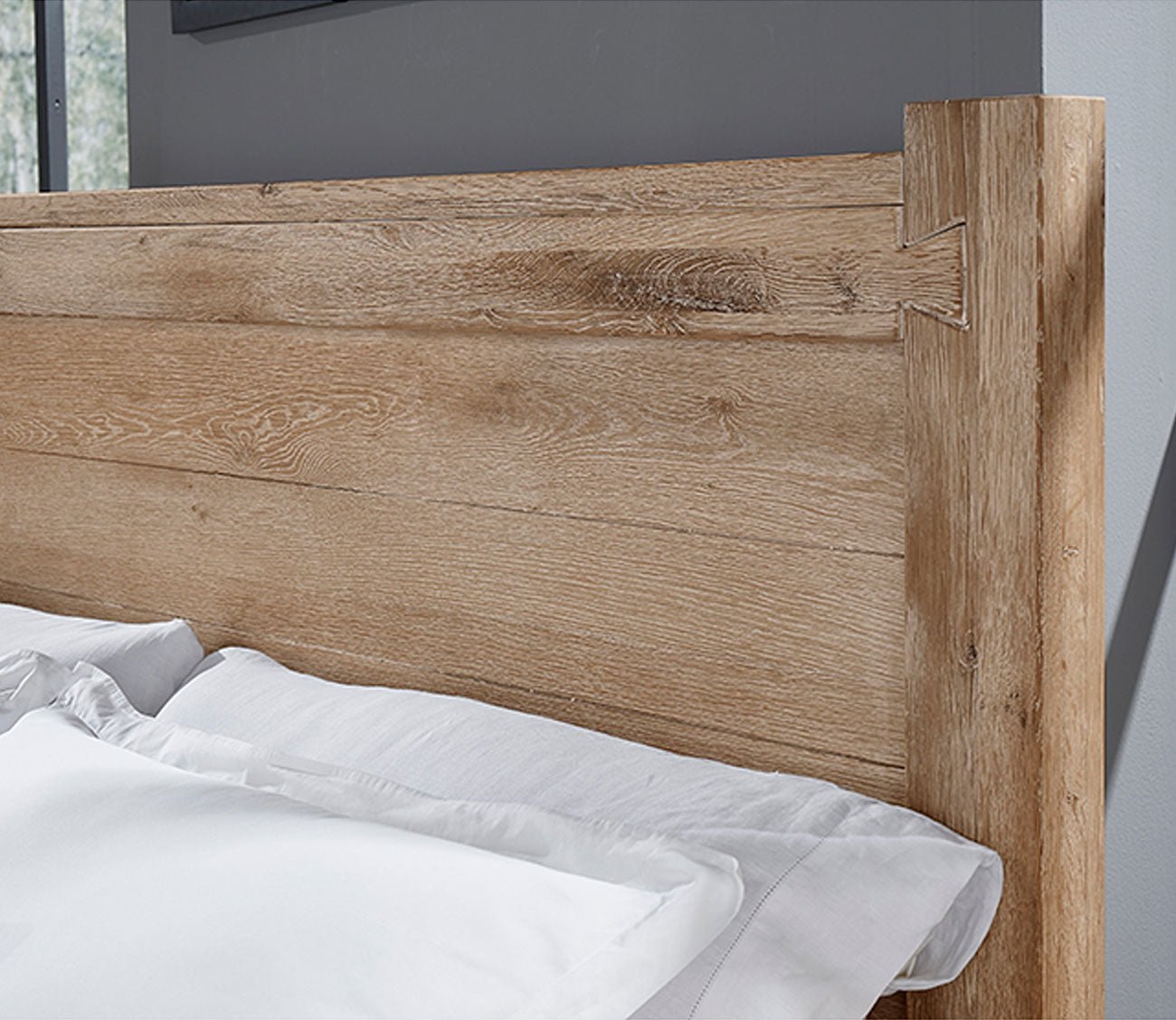 Vaughan Bassett Dovetail 6X6 Bed Bedroom Set 4 Vaughan Bassett Dovetail 6X6 Bed Bedroom Set