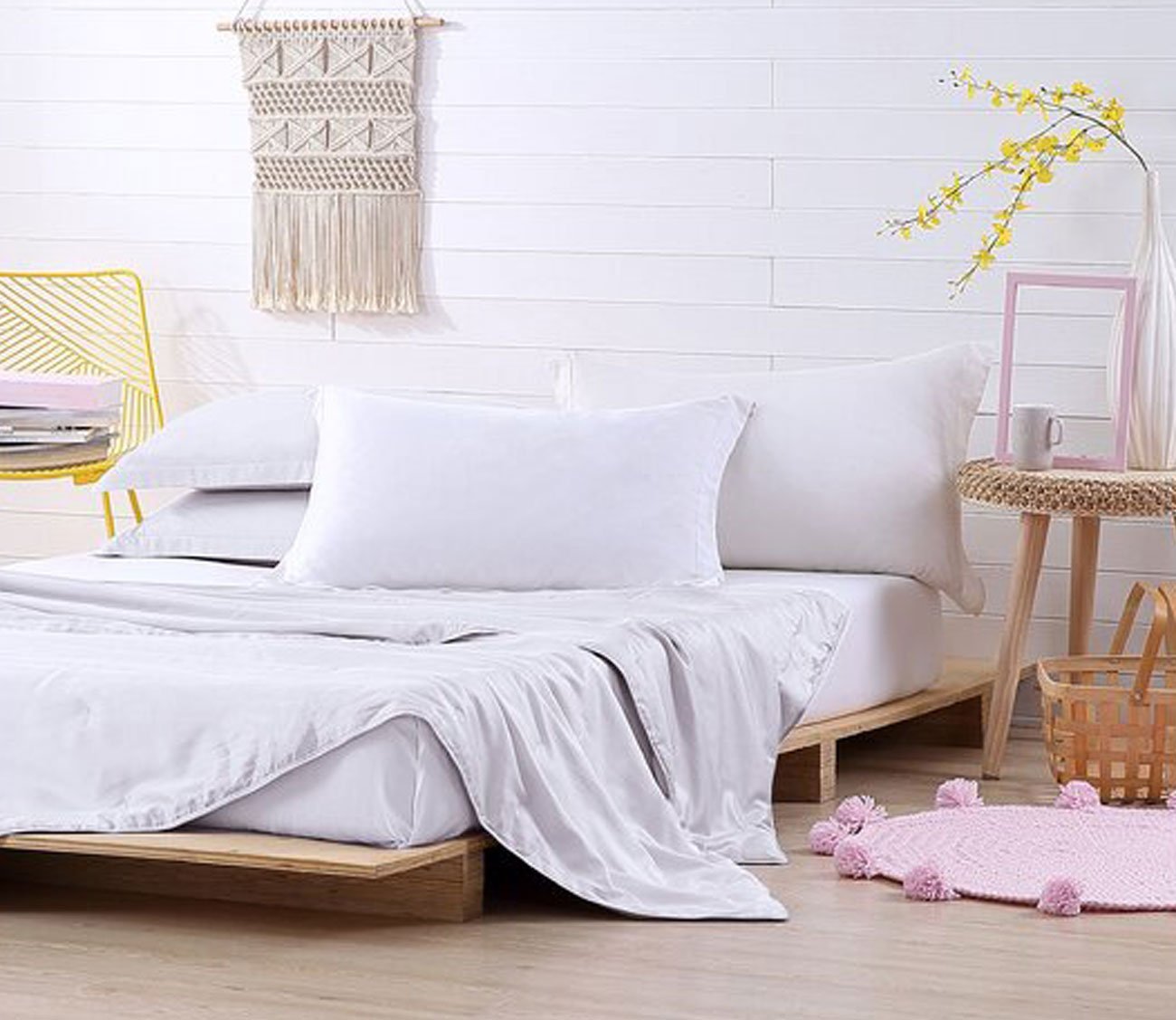 Martha Stewart 300TC Cotton Rayon Blend Light Warmth Silk Comforter 4 Martha Stewart 300TC Cotton Rayon Blend Light Warmth Silk Comforter