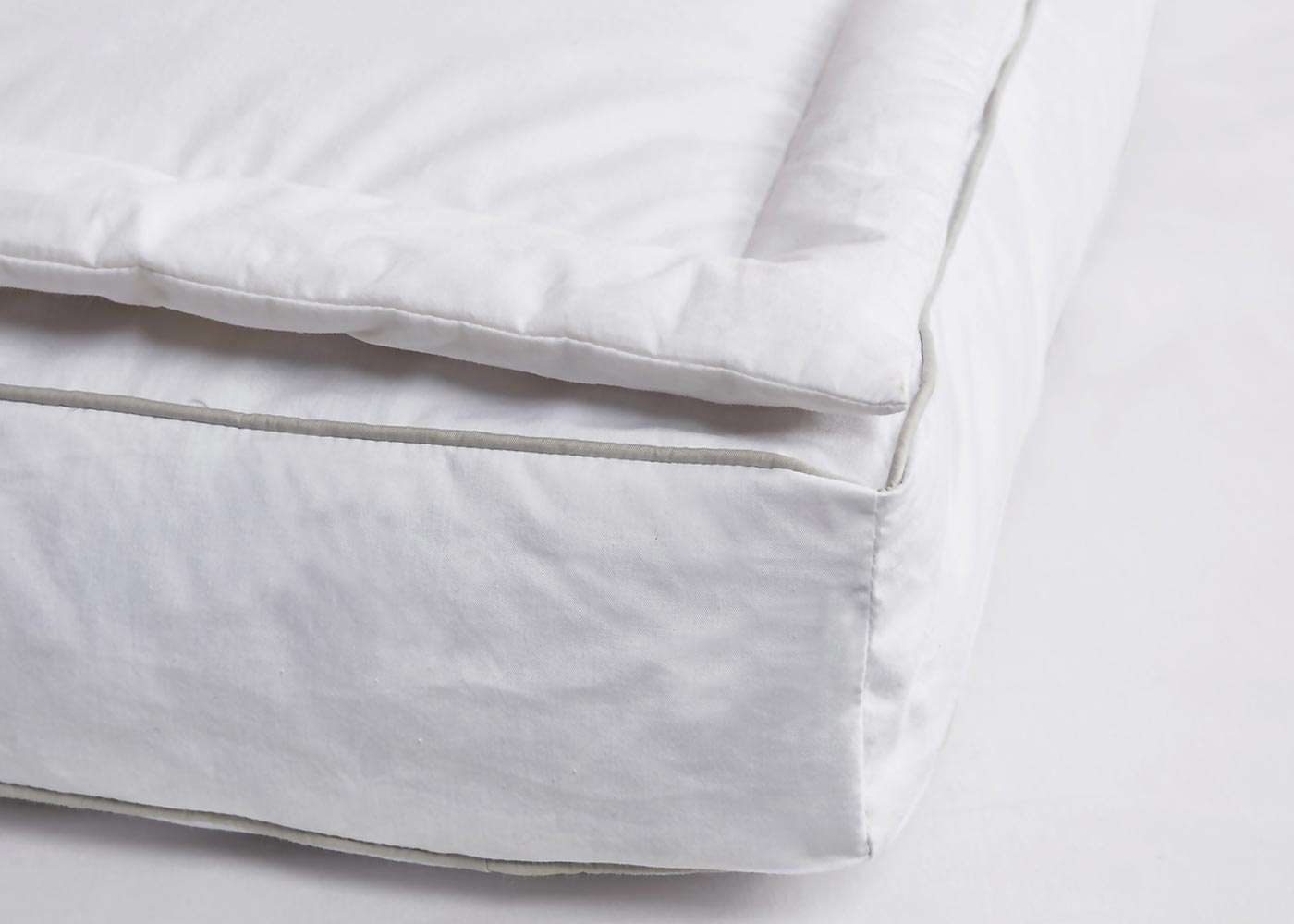 Martha Stewart 3-Inch White Down Top Featherbed Topper 4 Martha Stewart 3-Inch White Down Top Featherbed Topper