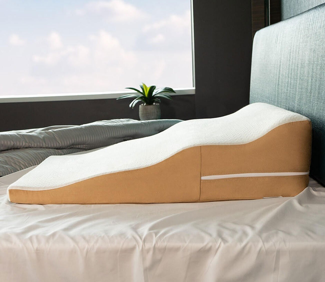 Avana Wavy Bed Wedge Memory Foam Pillow 3 Avana Wavy Bed Wedge Memory Foam Pillow