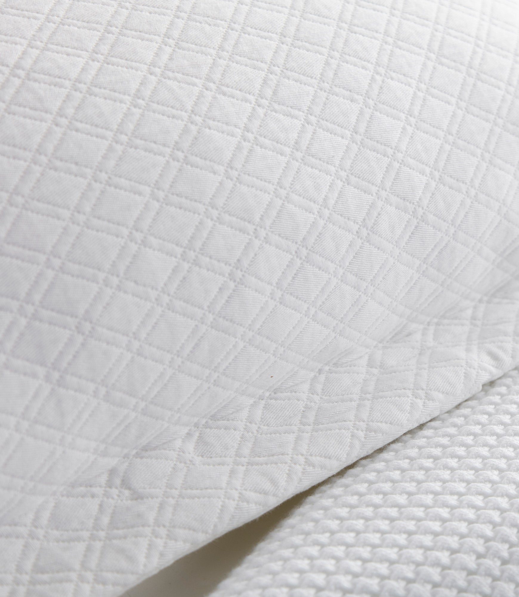 Alyssa Matelassé Coverlet 5 Alyssa Matelassé Coverlet